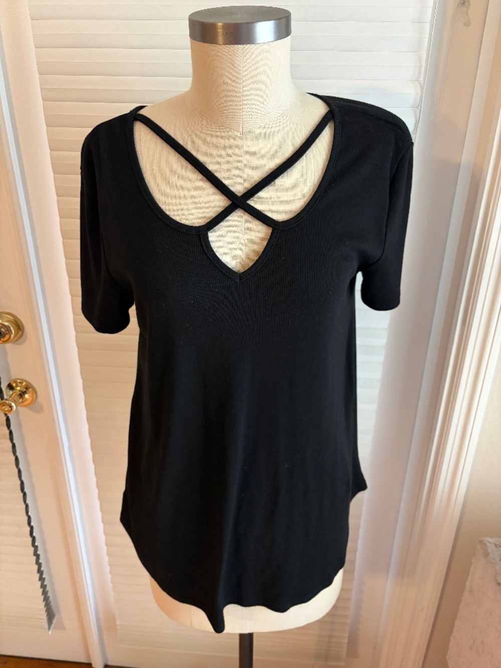 Lime n Chili Black Short Sleeve Top Size Medium